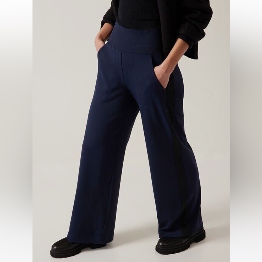 Athleta Color Block Black Navy Blue Venice Colorblock Wide Leg Pants EUC Sz XXS